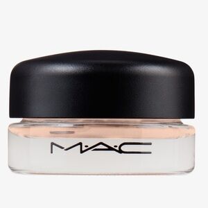 MAC Cosmetics Pro Longwear Paint Pot
Cream Eyeshadow Soft Ochre